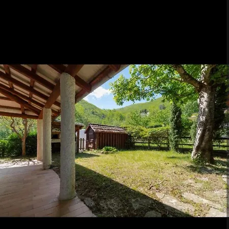 Casa de Férias Villetta Con Portico E Giardino