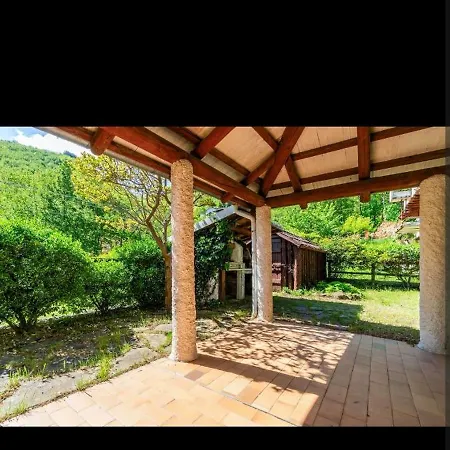 Casa de Férias Villetta Con Portico E Giardino Fanano