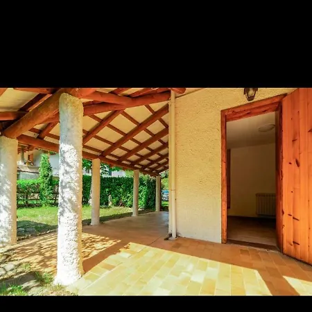 Villetta Con Portico E Giardino Casa de Férias